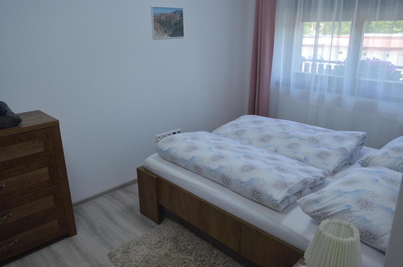 Lopi Apartment *